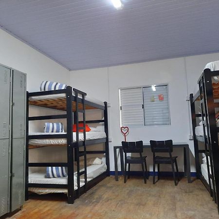 סאו פאולו Vilarejo Hostel Pinheiros Guest House חדר תמונה