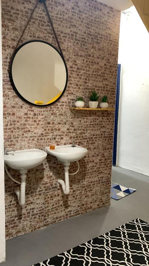 סאו פאולו Vilarejo Hostel Pinheiros Guest House מראה חיצוני תמונה